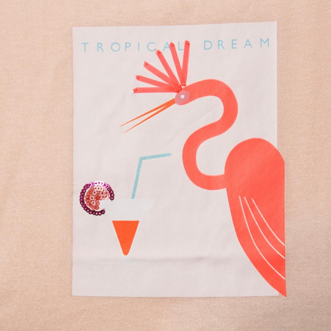 T-shirt con stampa grafica rosa