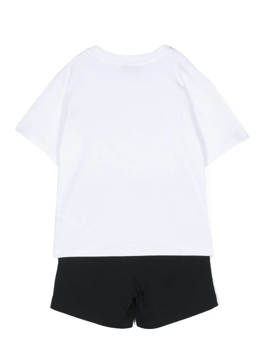 Completo t-shirt  e pantaloncini