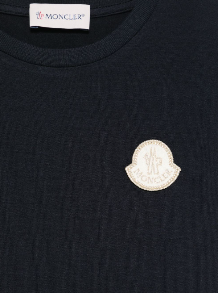 T-shirt nera